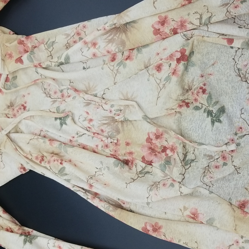 Vintage ENT Entrancy Medium Cream with Mauve, Burgundy & Green Flowers Blouse - Picture 7 of 9